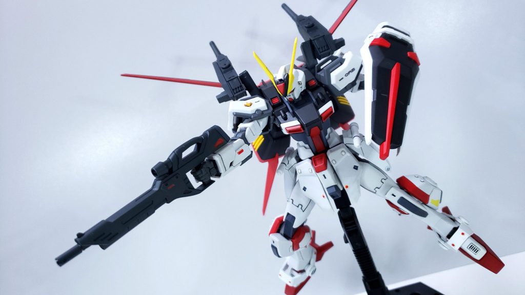 連装砲を撃たないときは後方に倒して収納。