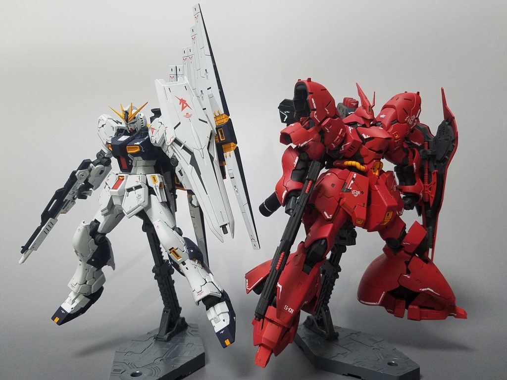 RGνガンダムと並べて