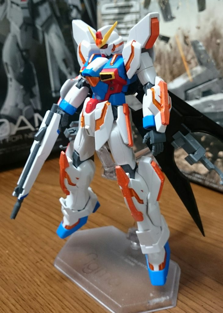 ・ダークマント
下2つの穴にダークハウンドのマントを取り付け。位置と可動の問題で、前方には向けられないんで宇宙にてデブリ等を利用してアンカーショットで自機を固定する宙域作業用っス。戦闘用ではないっスね