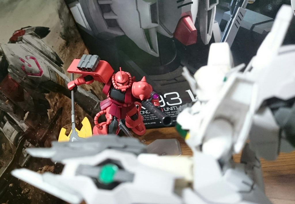 リバーシブルガンダムとのバトル！
……これでナイチンゲールのビームライフルがあればパーペキなんスけどねぇ…