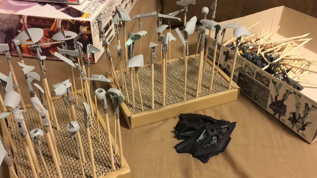 キャンパスは
黒サフから
焼鉄色
クリアパープル
薄めたグレー