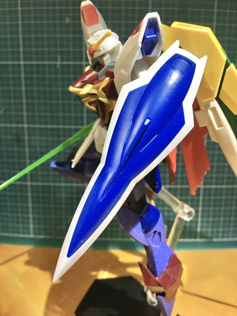 本来のシールドに変わる、且つそれっぽい形状&SEEDキット…となった時、目に飛び込んできたのが、積みプラにあったwウィンダムでした。