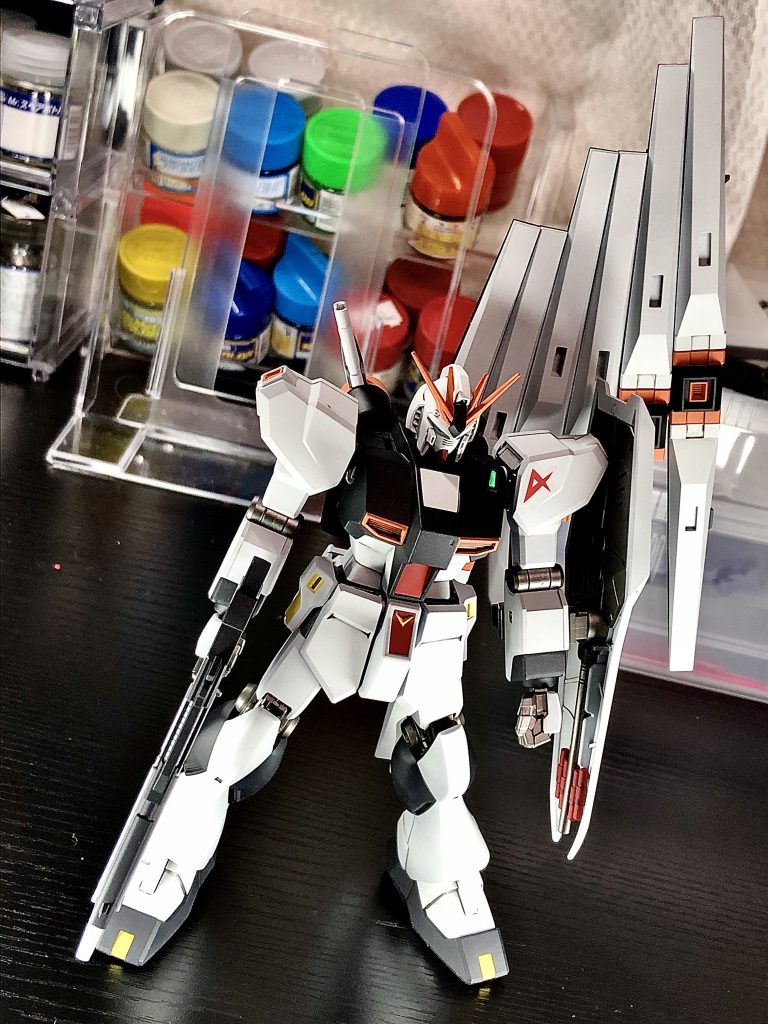 HGUC 1/144 逆襲のシャア RX-93 νガンダム–2枚目/制作者：JAM