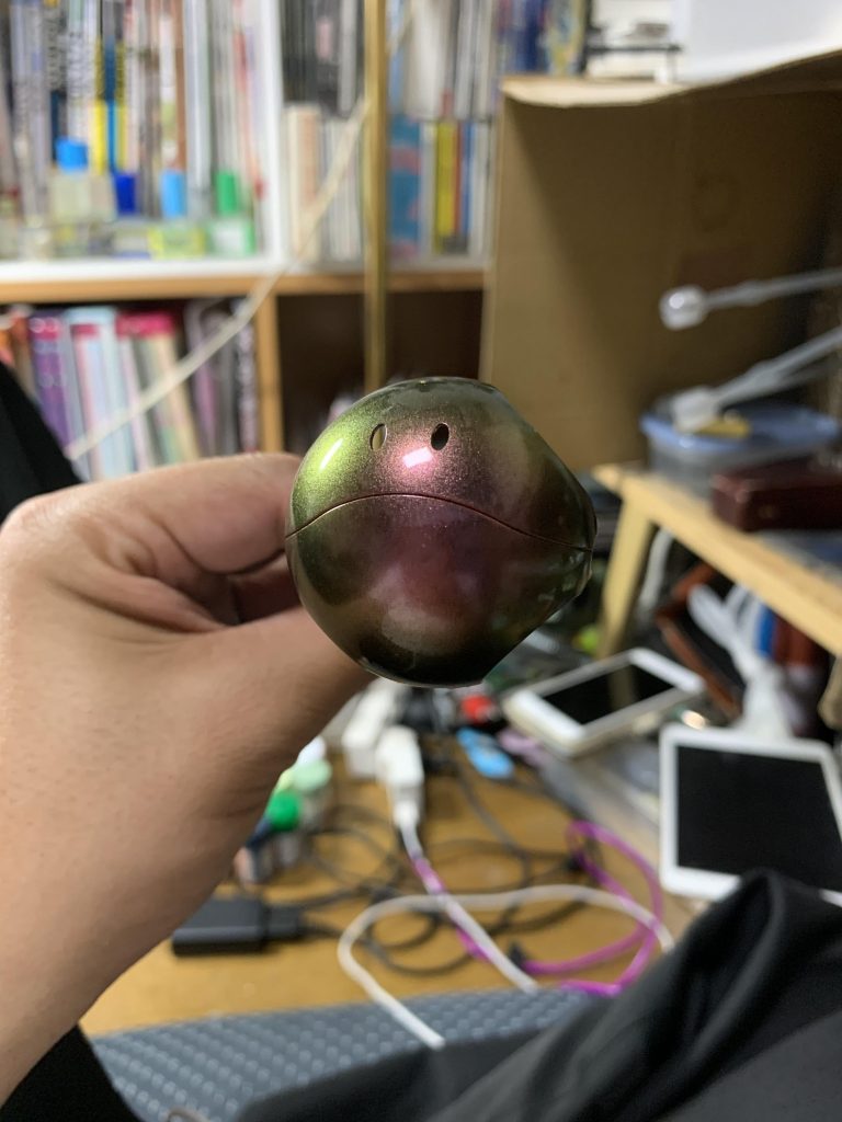 アルティメットブラックからマゼンタゴールドを吹いた状態です