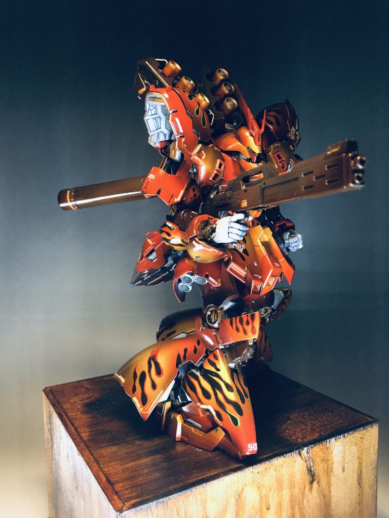 銃を構えたポーズ