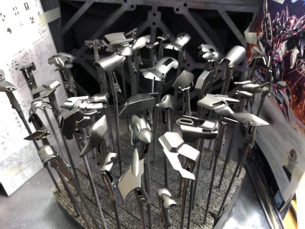 外装のパーツが多すぎたのでこのまま塗装するのが楽かもしれません。(乾燥後チェックの必要あり)