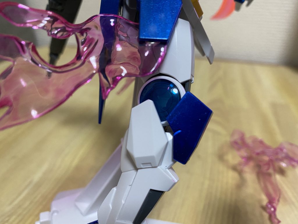 ヒザクリアパーツ
揺らいだビームは大好きなファントム参考です。