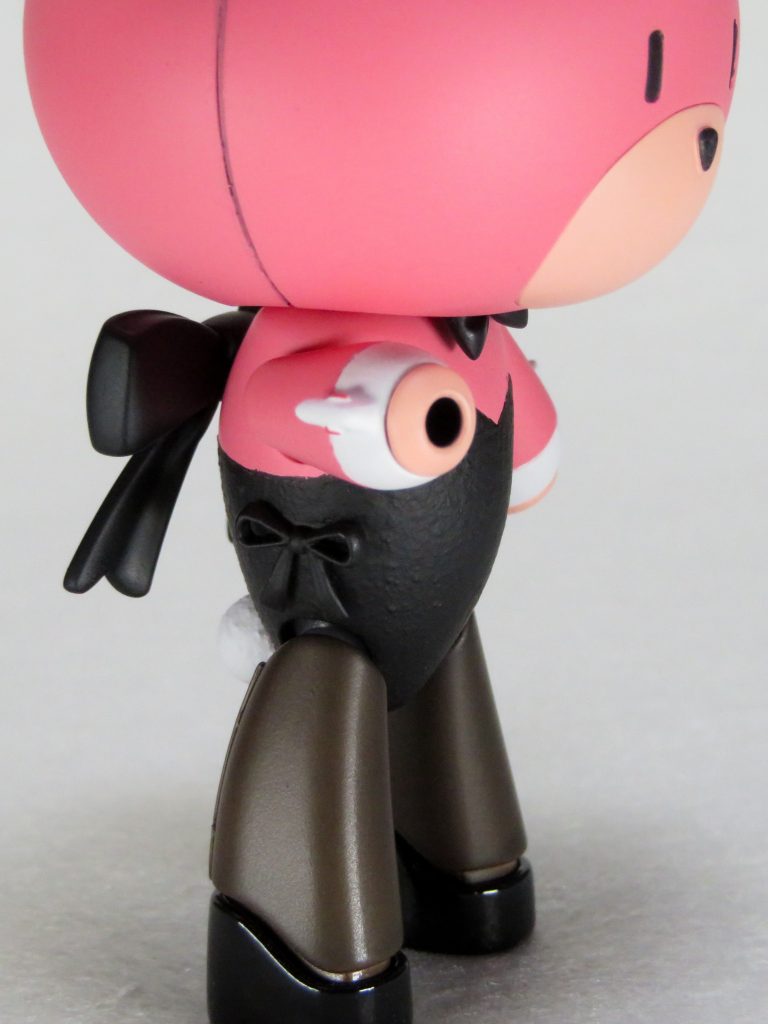 蝶ネクタイと両サイドの補正用リボン(紐?)は、PULMのリボン･アクセサリー