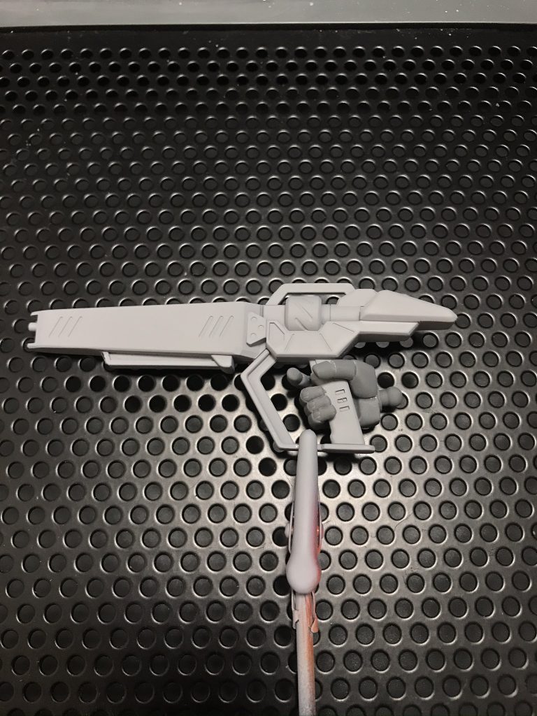 ライフルは合わせ目を消し、手はロボマニに。