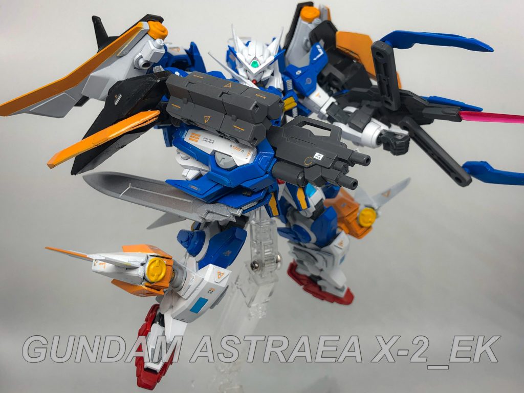 KライザーをドッキングしたX-2_EKは高起動用の追加武装
・GNドッキングビームマシンガン
・GNハンドミサイル
GNシールドのギミックはX-2_Kの為に作った様なものです(◦ˉ ˘ ˉ◦)
キュリオスモチーフにはピッタリですよね(笑)
ですがパーツはアリオスが多めなんですよ(笑)( ̄▽ ̄;)