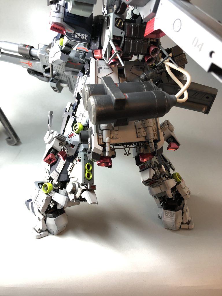 砲撃戦用フルアーマーガンダム–3枚目/制作者：トゥィンキーバー