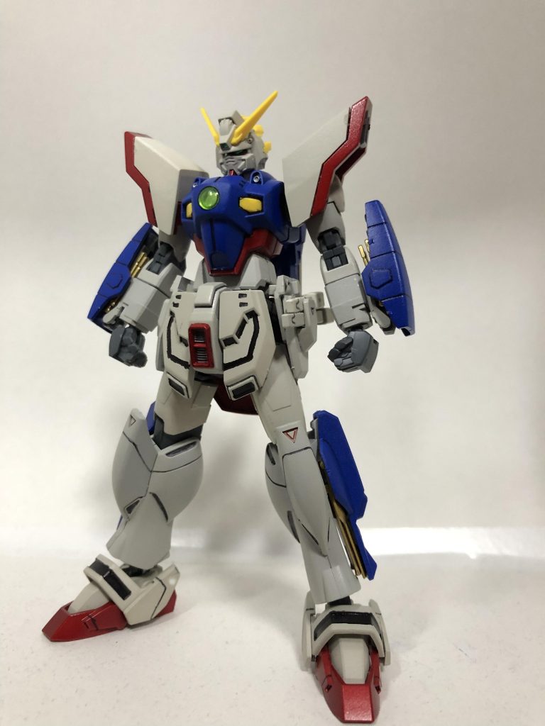 全体的に落ち着いた暗めの色にしました。
青や白はデスティニーのようなバランスに