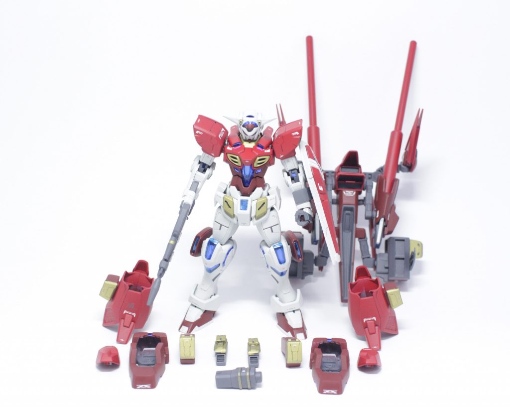 パックは全てパージ可能で、色は違いますが素のGセルフにすることができます。(通常のアサルトパック同様、膝装甲と足首装甲のみ差し替えパーツです)