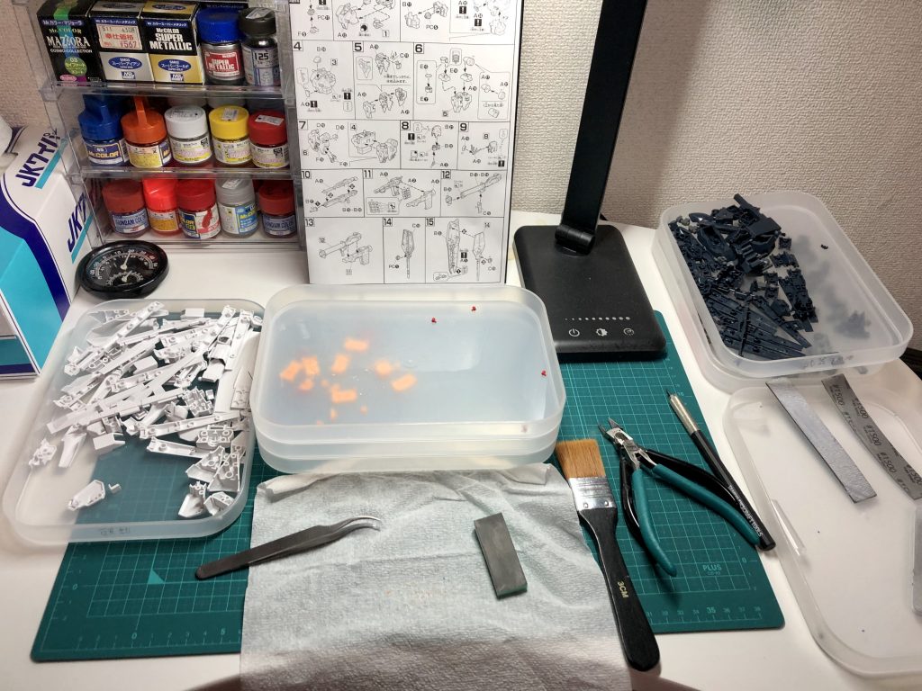 仮組みとゲート処理中　