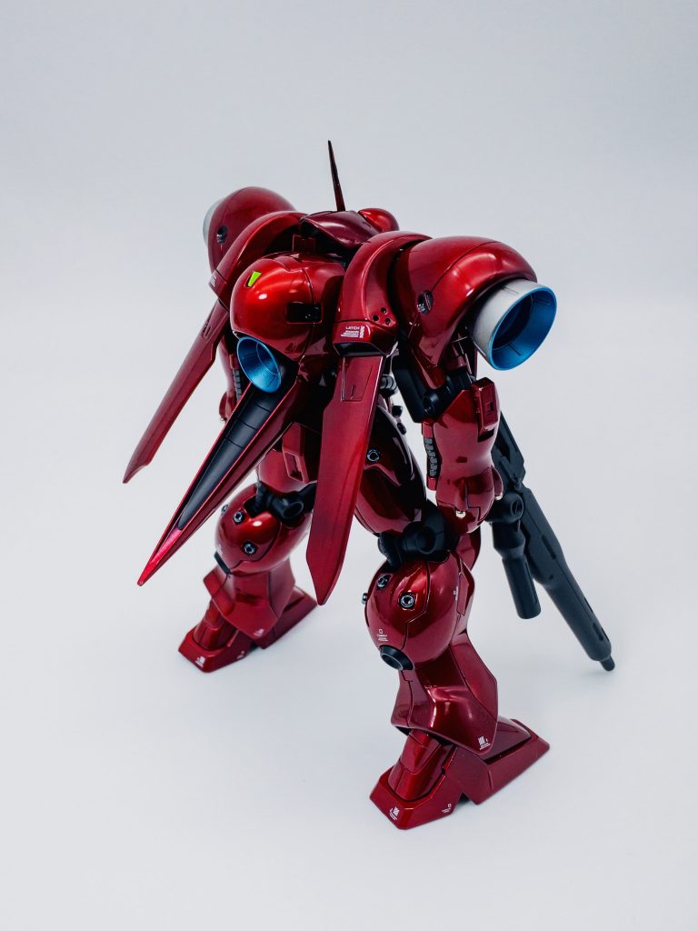 ブースター装備なし。背中が寂しいですがシルエットが美しいのはこっち。