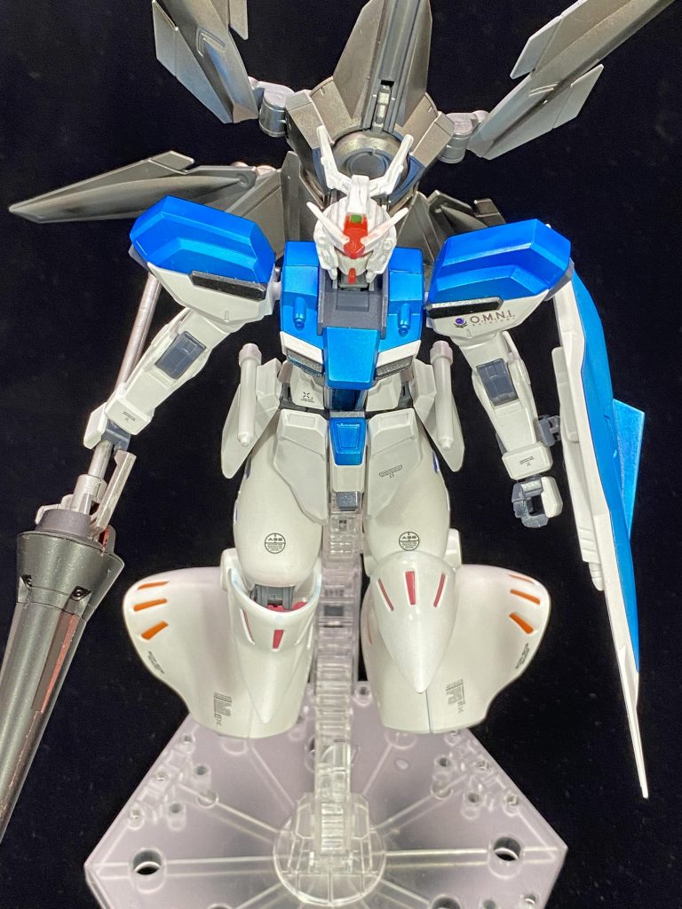 正直、初めてのミキシングで股関節の軸延長やポリキャップ交換など失敗しすぎて足はヘタってます。また暇を見つけてやり直したい箇所です。