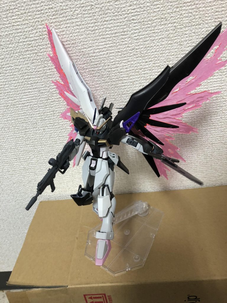 高エネルギービームライフル
ベースと同等の性能をもつ専用のビームライフル
特筆すべき点はないがヨハネ自身シューティングゲームなどで鍛えた腕もあり非常に高い命中率を誇る