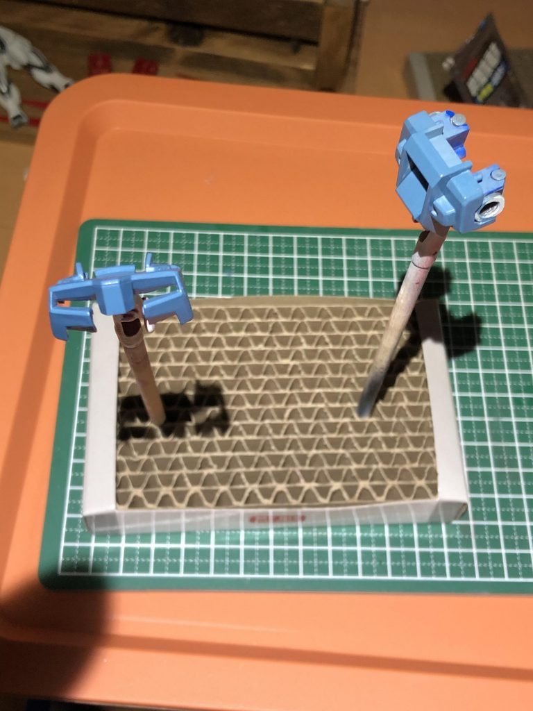 初の筆塗りを行いました！
難しいですねぇ。でも楽しいです！