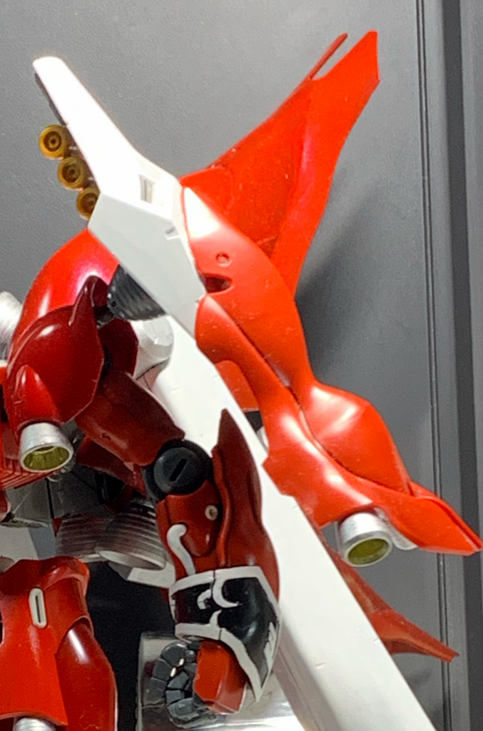 肩部拡大(今は亡き作品の為ここから拡大です)HGヤクト・ドーガ、MGシナンジュです。