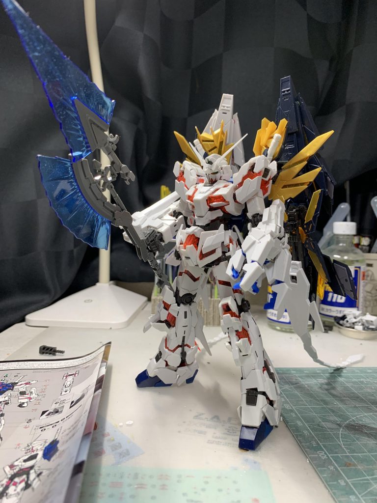 RGユニコーンのバンデシネver、RGバンシィノルン、HGペルフェクティビリティの3キットを犠牲にしてます。バンシィはマリーダverに転用できるとしても冷静に考えるとアホでした。それでも当時はBD-BOXのおまけを狙うより格段にお安かったのです。。