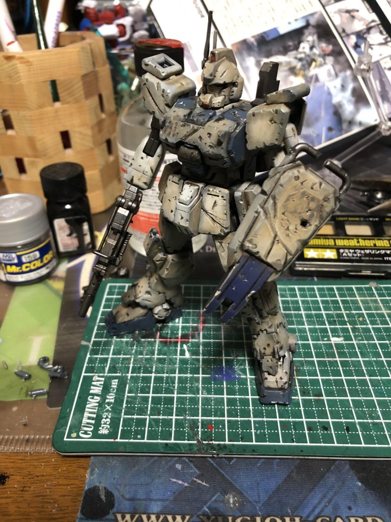 最後にタミヤさんのウェザリングマスターを角に乗せて完成です！
