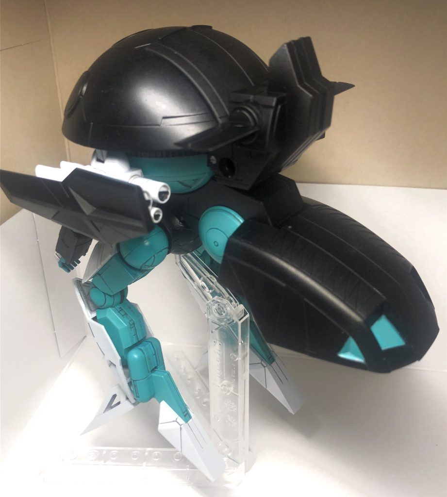 フロント&リア
とりあえず今回はエアブラシの練習という事で、全体塗装+筆で部分塗装で仕上げてみました。