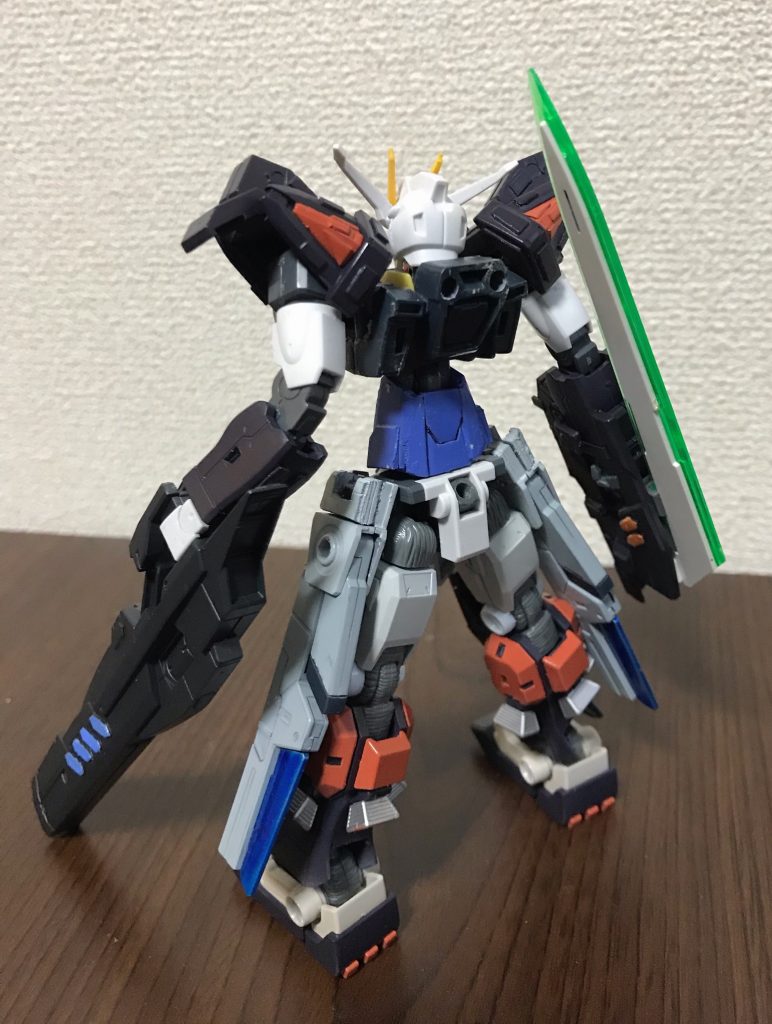 ライトアクションモードでのフロントビューとリアビュー
サンボルフルアーマーガンダムの脚をそのまま使用しているため結構短足気味…延長しとくべきだった…