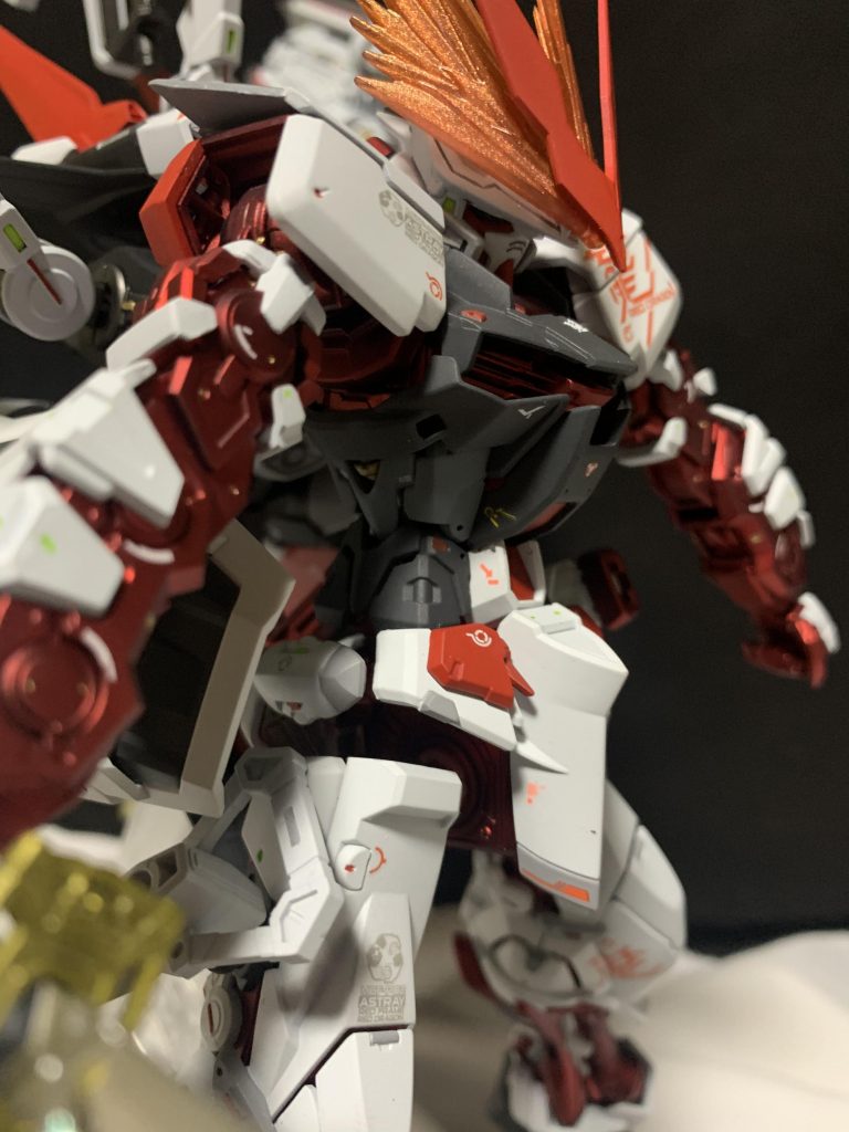 ビーム鶏冠は百均で買って来た斜角で色変わる粉をクリアーでといて、吹きましたピンクとオレンジ色に変わります(*´ω｀*)