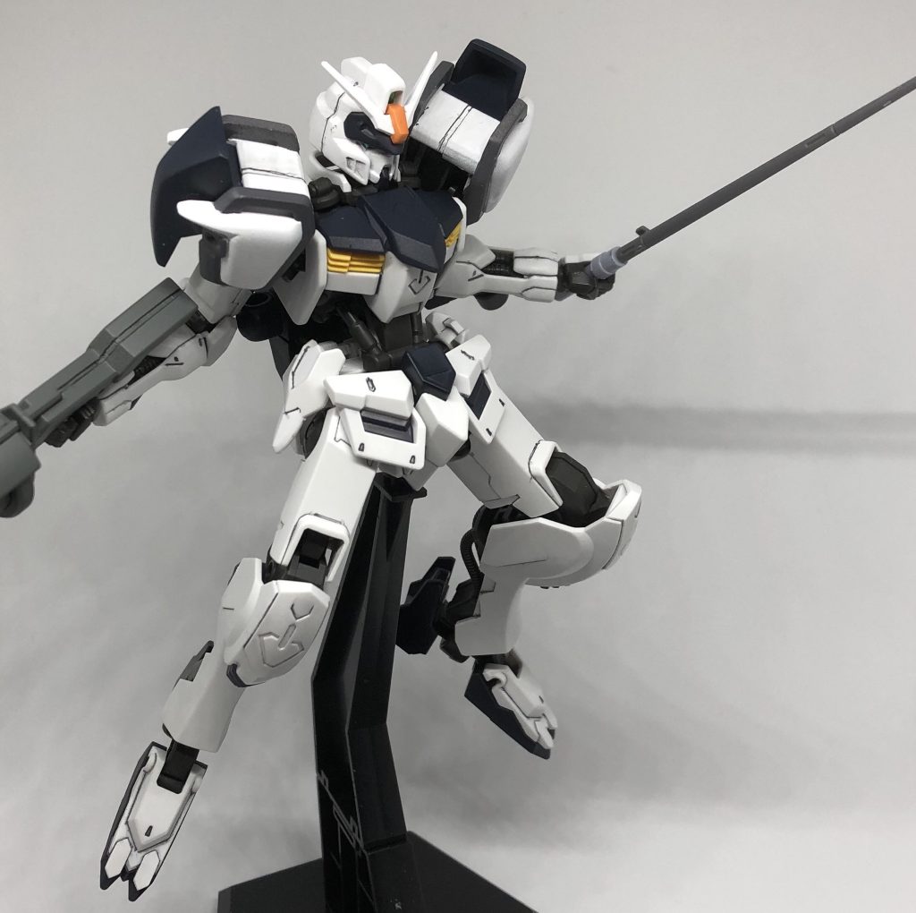 鉄血のガンダムフレームってカッコいいですよね✨スタイリッシュな佇まいとシリンダーやコードがチラ見えするのが堪りません…