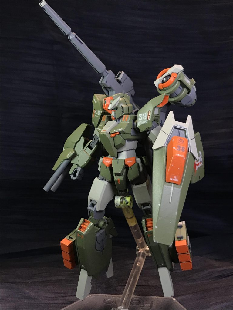 買ってはみたものの今一つピンと来なくて箱にしまっていたヴィートルーを自分なりに消化してみました。
そろそろ空中戦いけるのが欲しかったので、フェアチャイルドA-10サンダーボルトなイメージにしてみました。
陸に強くて息が長い、個人的に好きな戦闘機です。