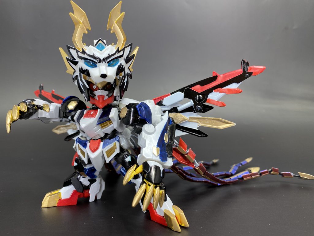 翼はエクスヴァルキランダーから。