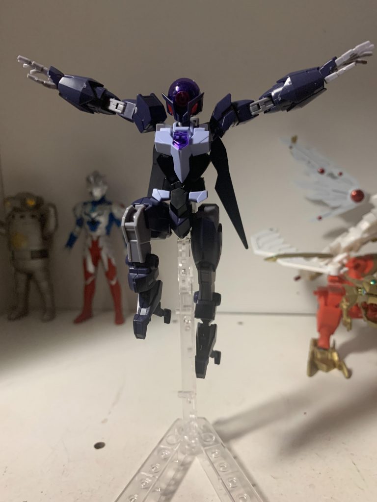 荒ぶる鷹のポーズwww