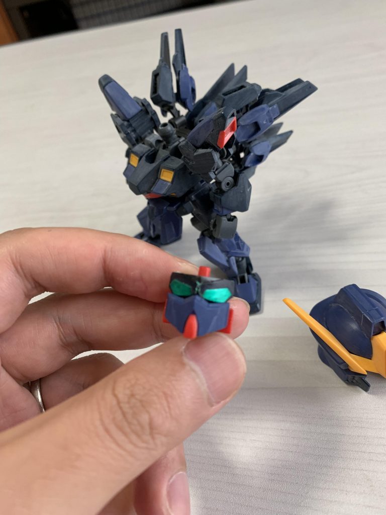 ツインアイは適当にジャンクのBBキットからもぎ取ってきました