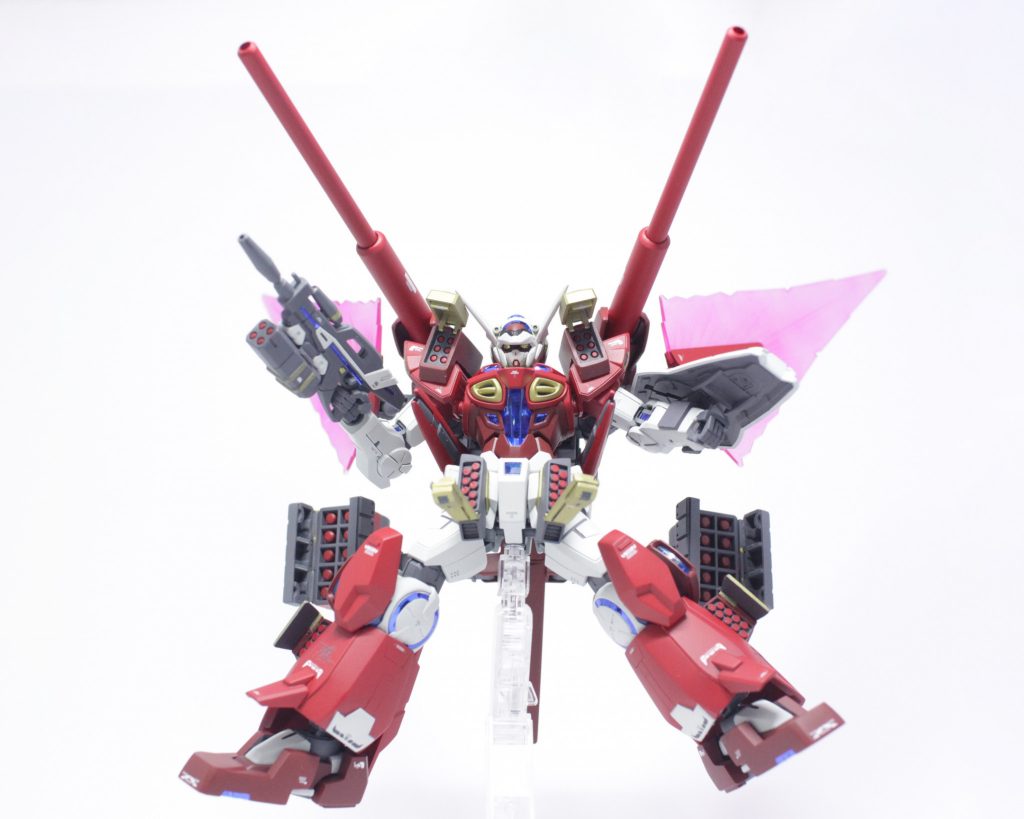 色々ミキシングしていますが、主な使用キットとしては
バスターガンダム/レギンレイズジュリア/フラウロス(流星号)/パラス・アテネ/ヴァーチェ/エクシア/ガンダムX魔王/ヘビーアームズEW/ジェガンブラストマスター/MGフルアーマーユニコーン
あたりでしょうか