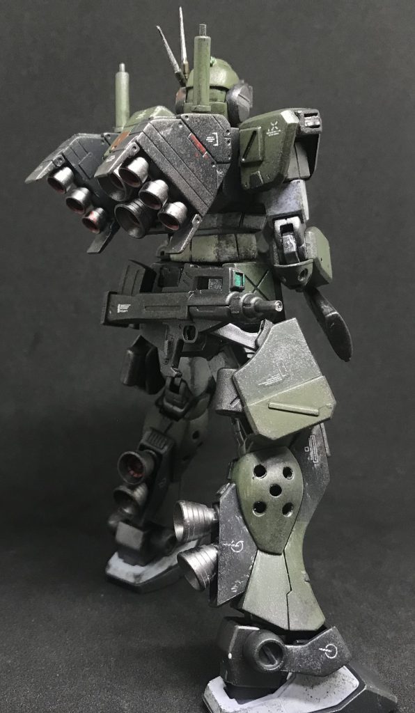 リアアーマーにはマシンガンをネオジム磁石で接続可能にしています。