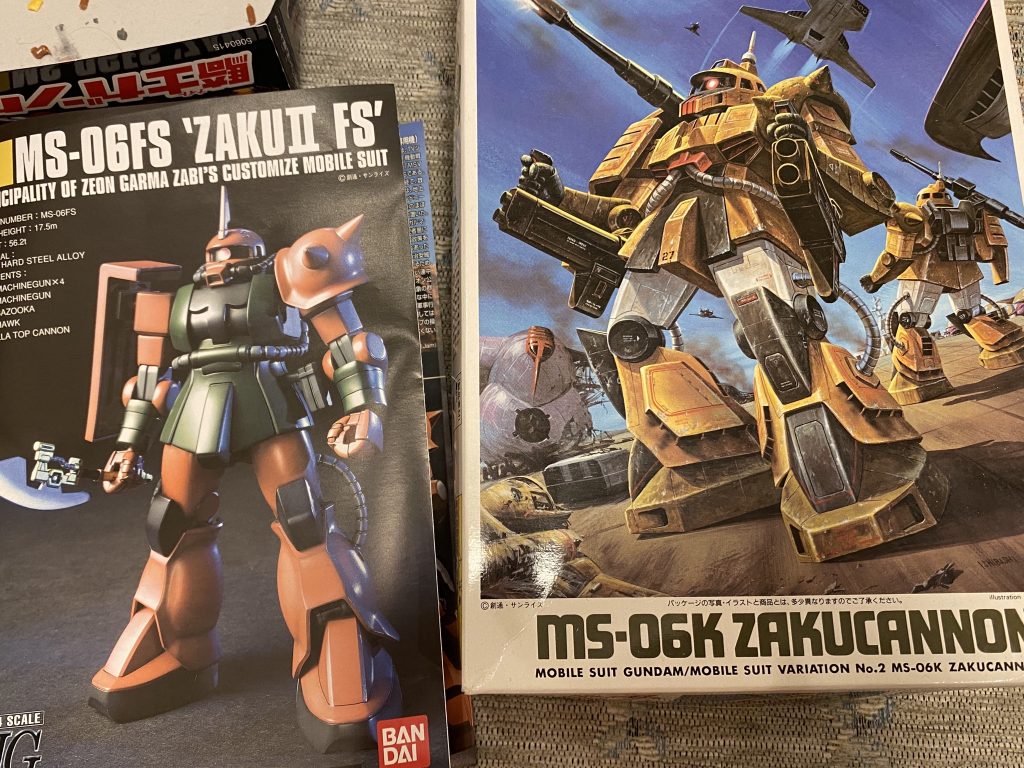 なんとなく色味が近そうという理由だけでニコイチされた人たち。ニコイチは2回目(というかニコイチ1回目のジムキャノンと同時進行