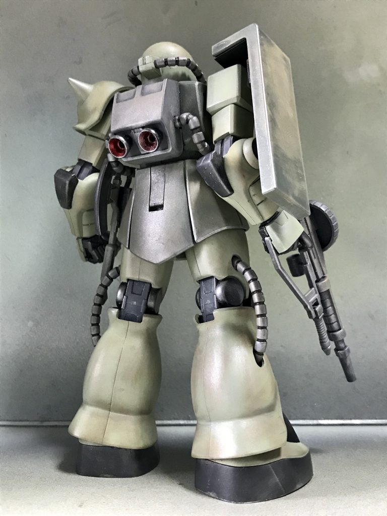 ランドセルには先日作ったORIGINザクの余剰部品のバーニアを貼り付けました。ヒートホークもORIGINザクのものです。