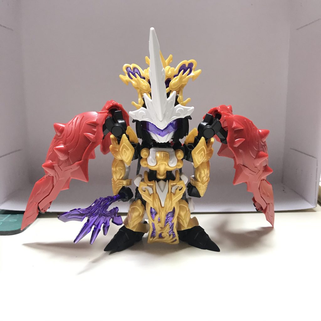 素組み状態。
SD？！と思うくらいのディティールにやる気半分不安半分。