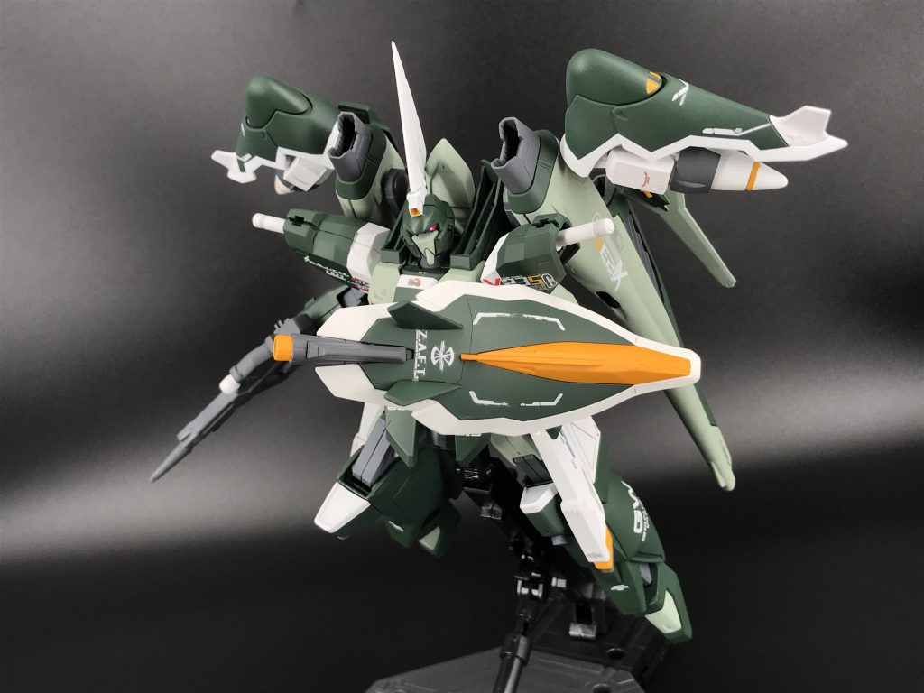 モノアイもしっかり可動します