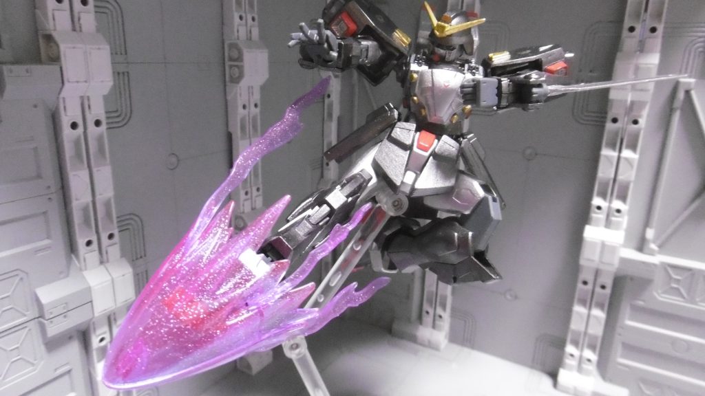 アイアンネットを無くし(表現が難しくてボツに)、代わりに蹴りの威力を強化。HGBF ディナイアルガンダムのエフェクトを流用。