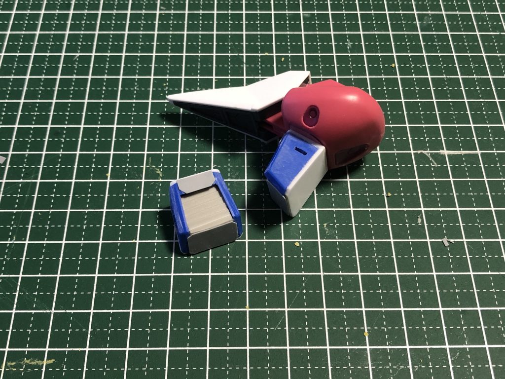 踵も適当にジャンクパーツでこさえました。