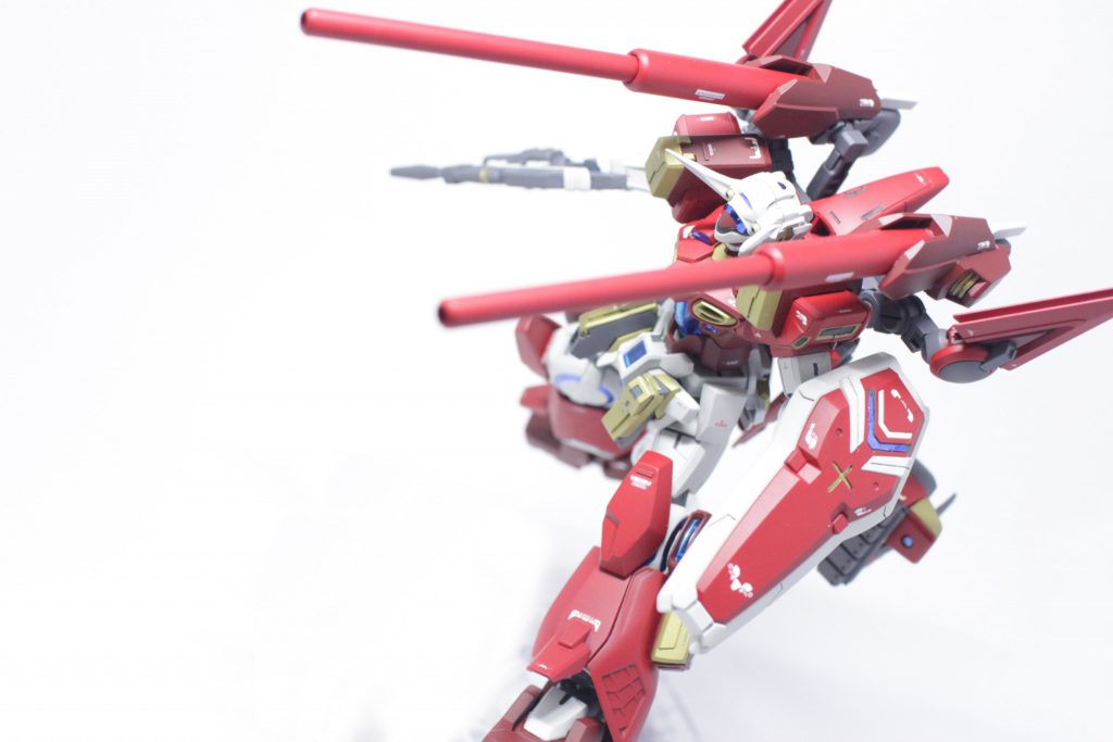 大型ビームキャノン
本機の主兵装。使用時に展開して使用する。火力、速射性共にアサルトパックのものと同等の性能。