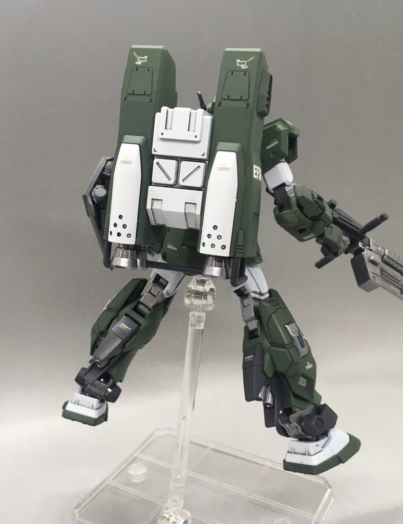 パラシュートパック背面。