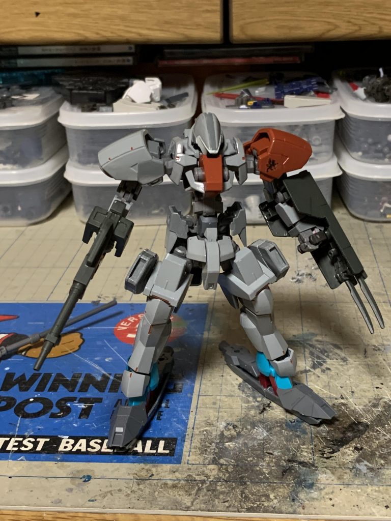 これもまだ制作途中の魔導板。地上を高速移動する為の装備。