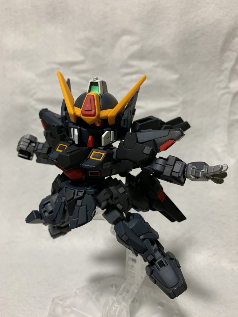 撃墜後のキメポーズ!SDなので可動はこれが限界です。