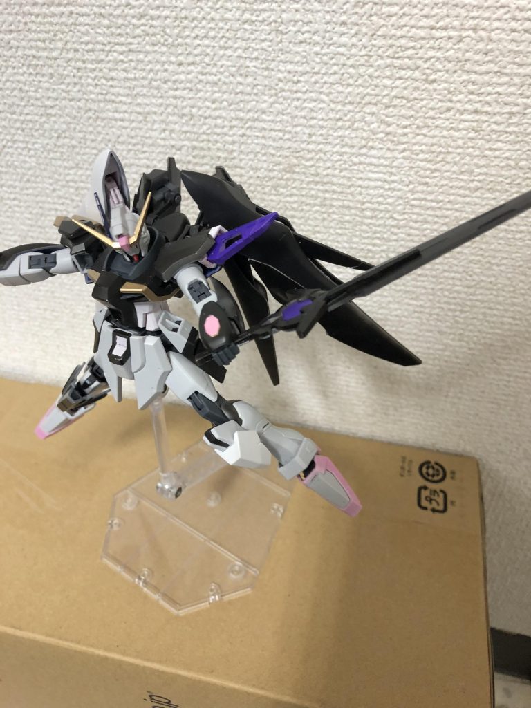 本機はGNドライブを持たないがあらかじめコンデンサーに補充した分であれば使用可能だが切れると攻撃力がガタ落ちする