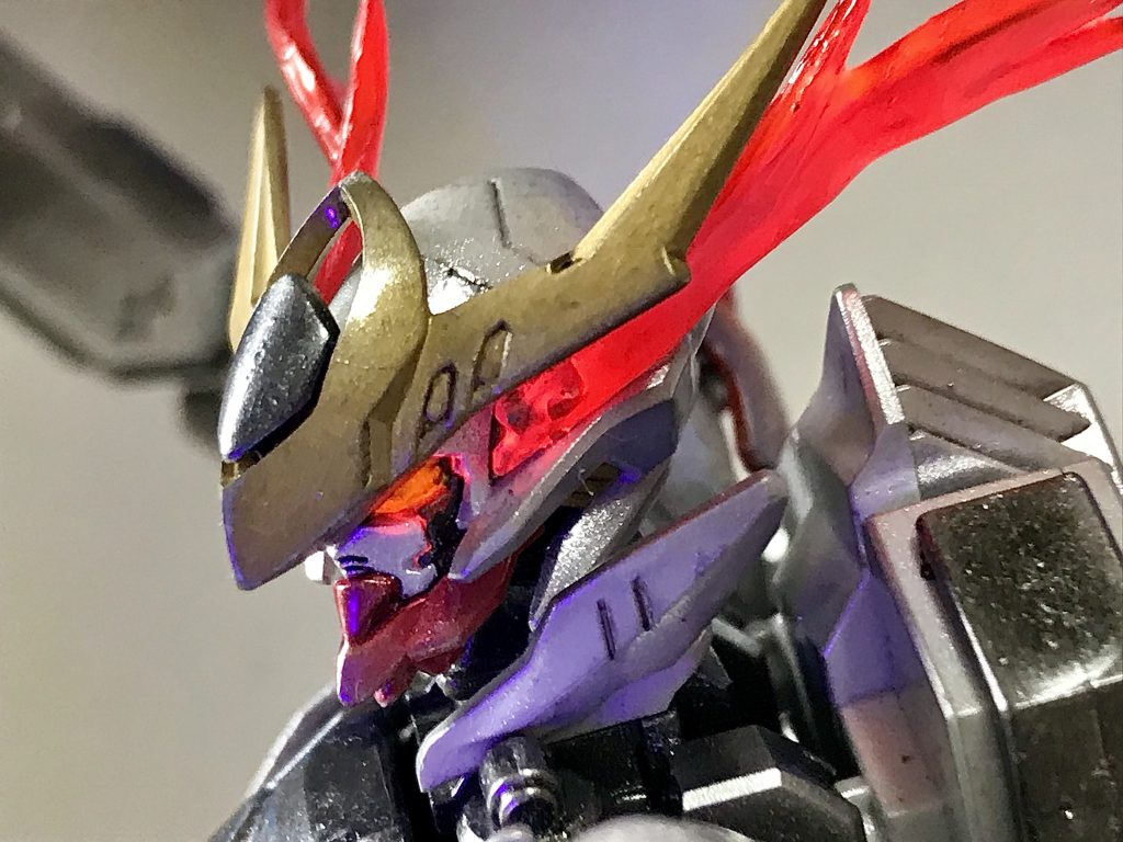 第38話『天使を狩る者』、モビルアーマー・ハシュマルとの激闘シーンをイメージしました。三日月とバルバトスが完全に一体化して、血の涙を流すような眼光にしびれました。