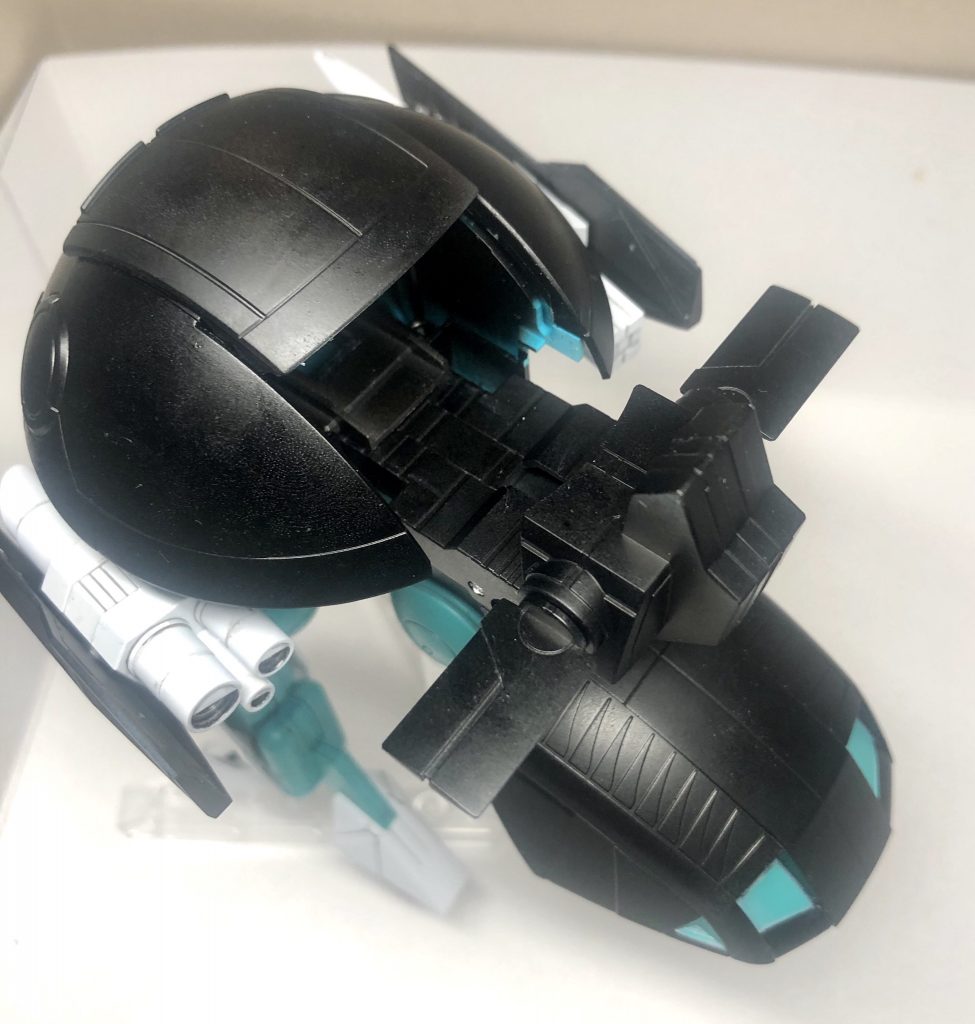 結局この機構何なんだろねぇ?
まあ、全体を通して初めてエアブラシ使ってみた感想としては、
「筆塗りと比べて一長一短って所かなぁ」
ってのが素直な感想でしたね。
慣れないうちは一色ごとに洗浄するのが結構手間で、筆なら色変えるの楽なのにって思うけど、塗り面広い所や塗りムラを考えるとエアブラシの方が楽だったりと、慣れるまで時間がかかりそうです...w