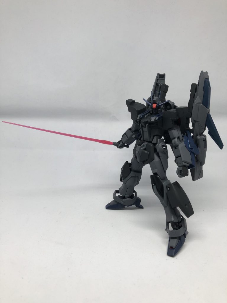 …以上がこの機体の設定です。試作機と書くことで筆塗装による塗りムラ、塗り残し、塗装ハゲを誤魔化す作戦です。