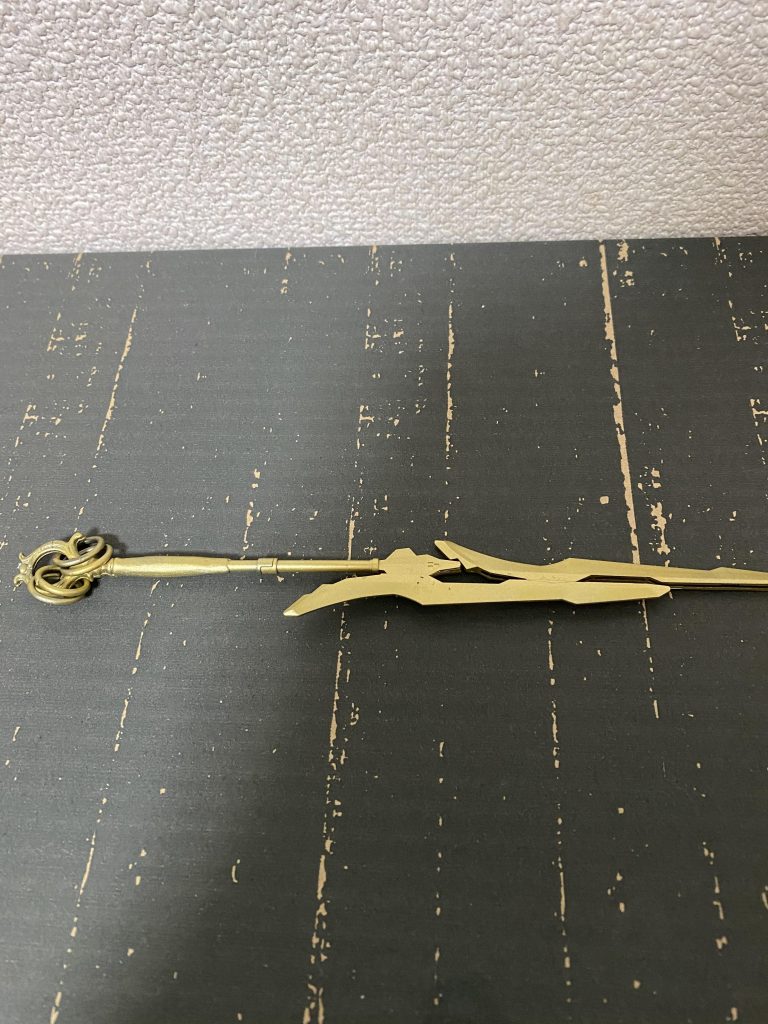 武器は錫杖剣です。